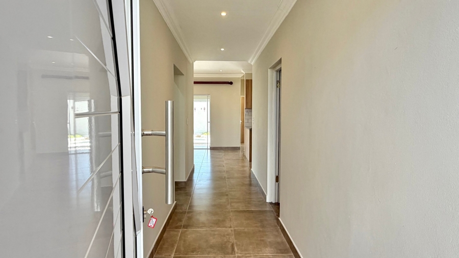2 Bedroom Property for Sale in Somerset Lakes Western Cape